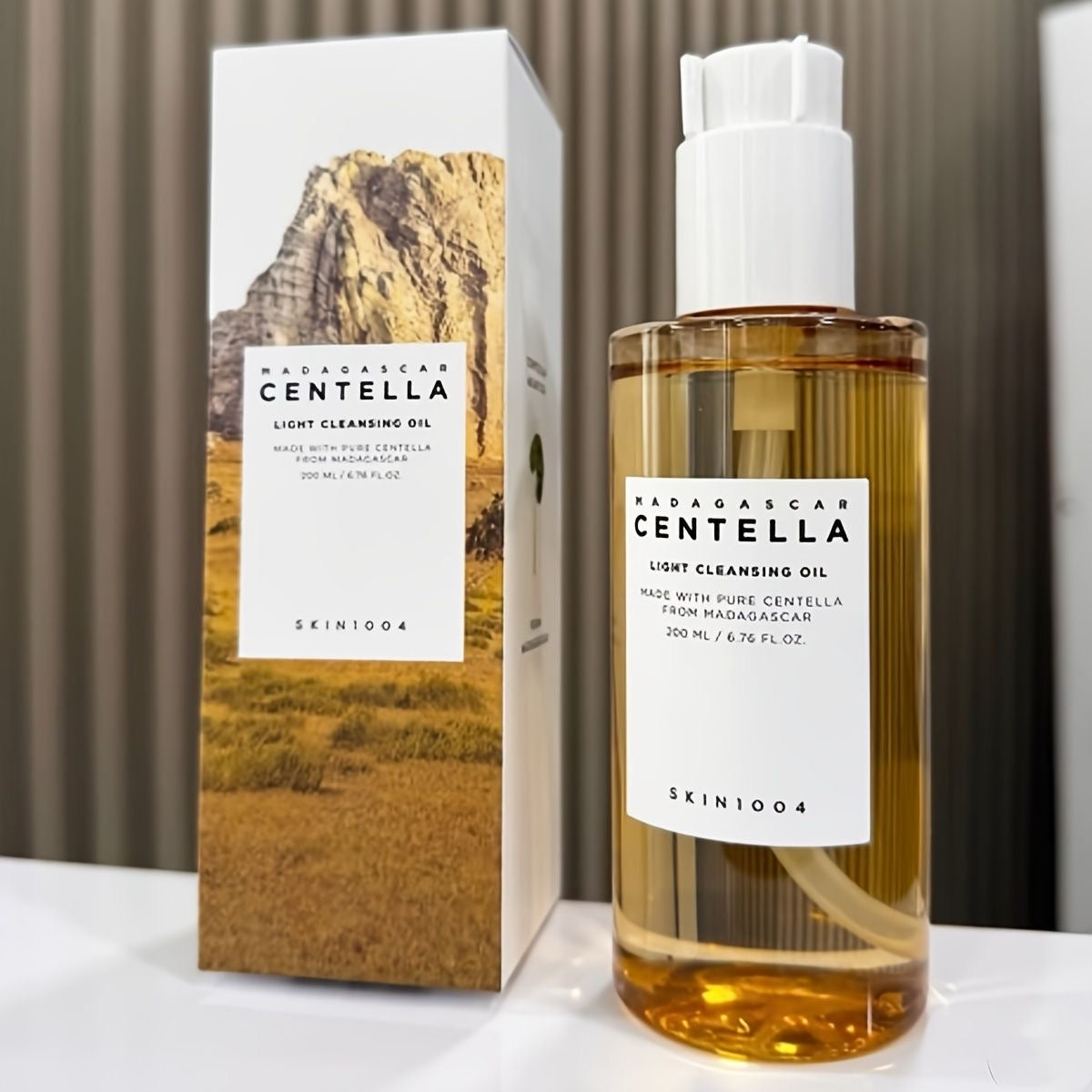 SKIN1004 - Madagascar Centella Light Cleansing Oil,