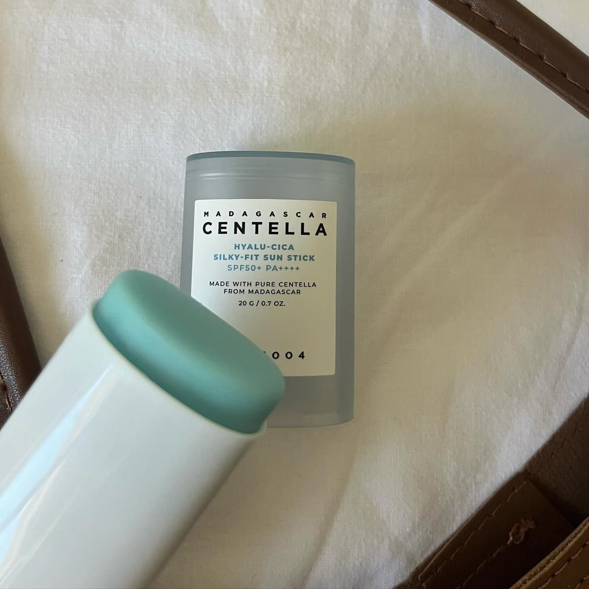 SKIN1004 Madagascar Centella HYALU-CICA SILKY-FIT SUN TICK SPF50+ PA++++